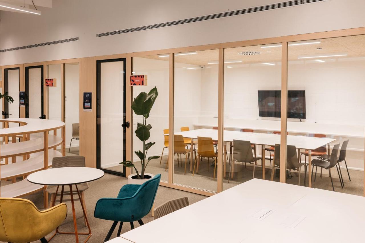 For Students Studying In Barcelona Only - Stunning Spacious Studios And Private Rooms At Pallars Student Accommodation ภายนอก รูปภาพ