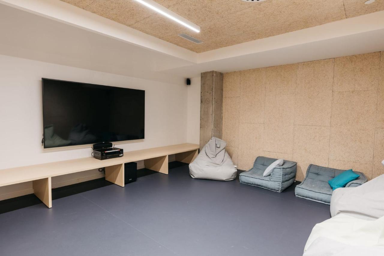 For Students Studying In Barcelona Only - Stunning Spacious Studios And Private Rooms At Pallars Student Accommodation ภายนอก รูปภาพ